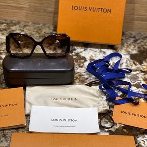 Louis Vuitton Glitter Sunglasses--Mint Condition!!